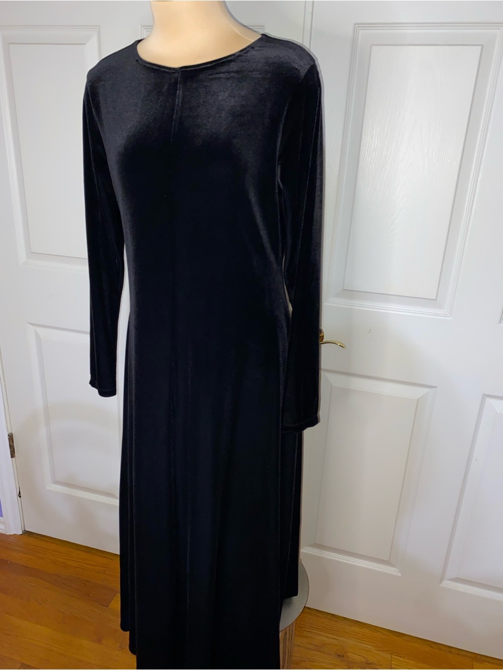 White Stag Black Velvet Long Sleeve Maxi Dress - Picture 3 of 8